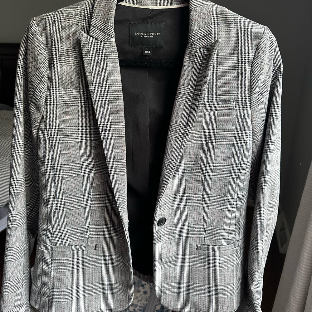Banana Republic Gray Plaid Women’s Blazer